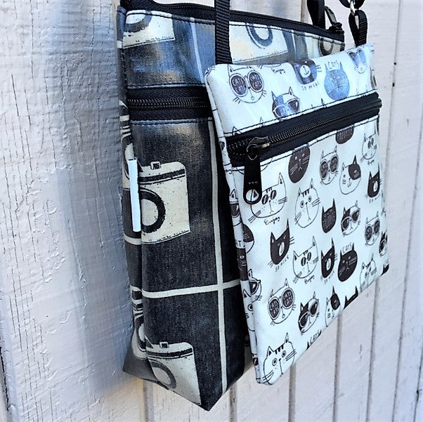 Medium sized black online purse